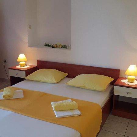 Apartments With A Parking Space Gradac, Makarska - 11332 Room photo