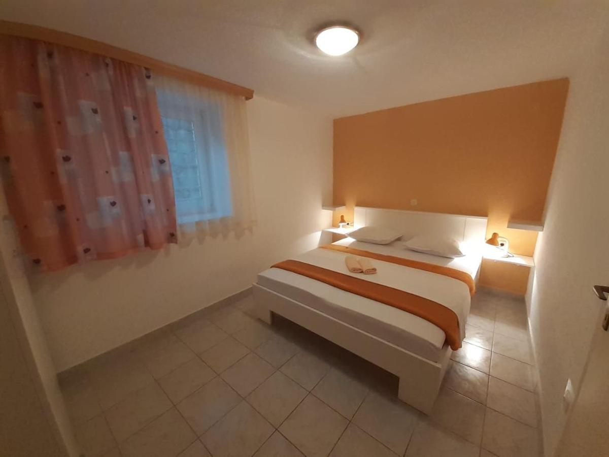 Apartments With A Parking Space Gradac, Makarska - 11332 Exterior photo