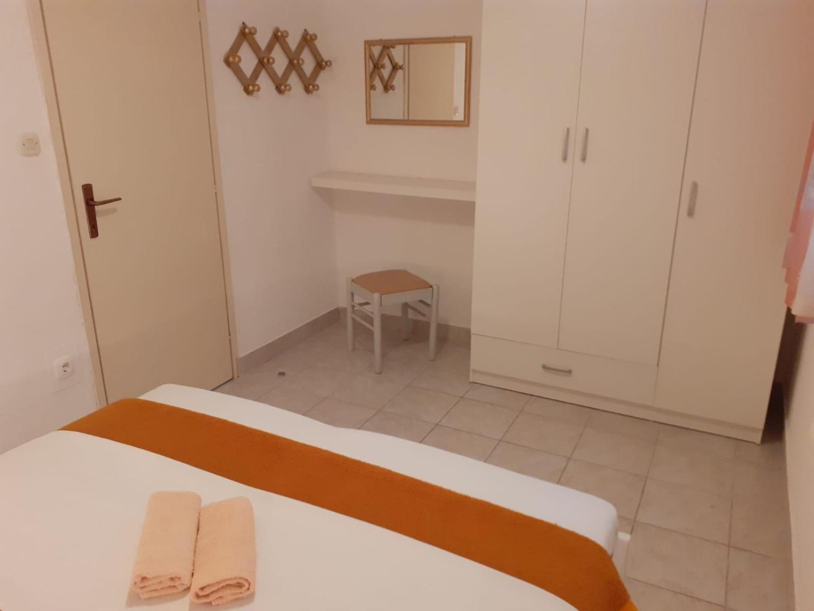 Apartments With A Parking Space Gradac, Makarska - 11332 Gradac  Room photo