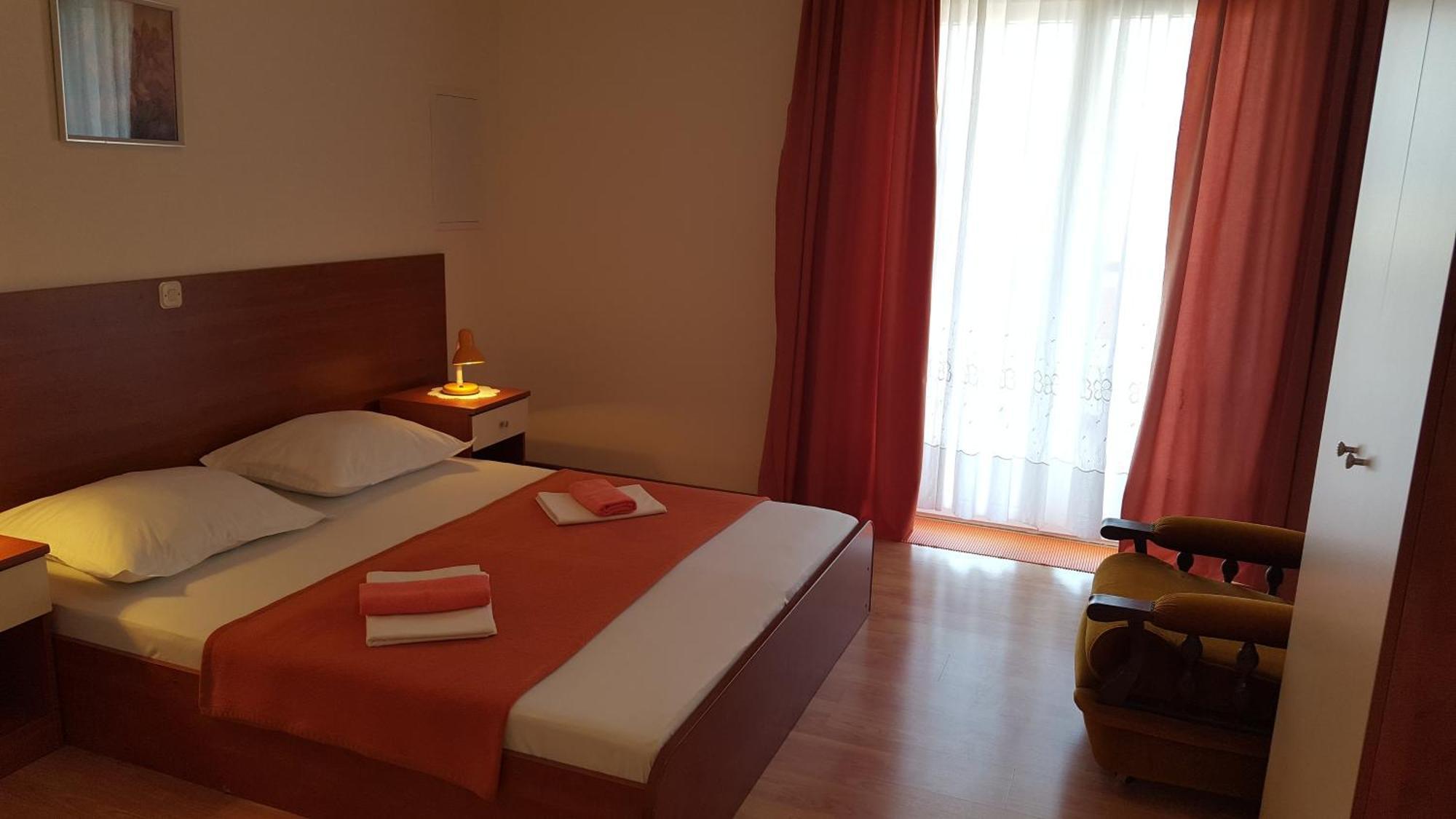 Apartments With A Parking Space Gradac, Makarska - 11332 Room photo